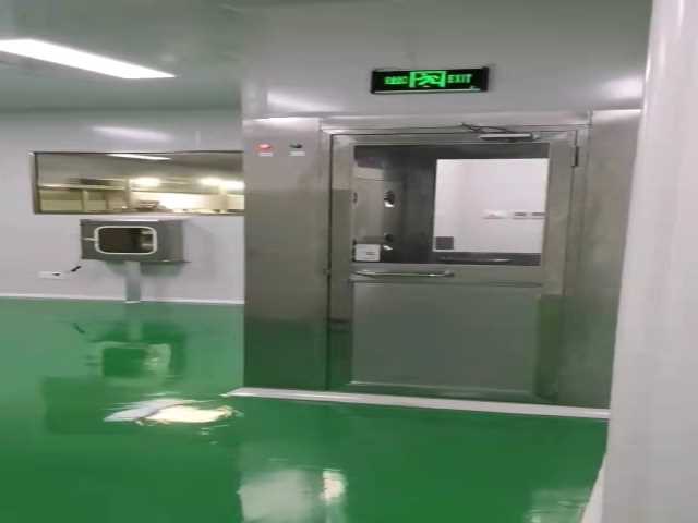 成都電子廠萬級(jí)潔凈室交付甲方縮略圖
